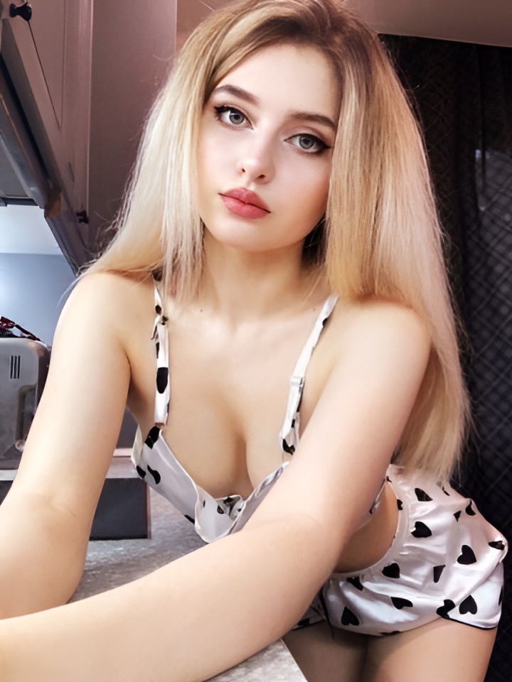 Надя привлекальеная девушка из  цена от 2000 руб