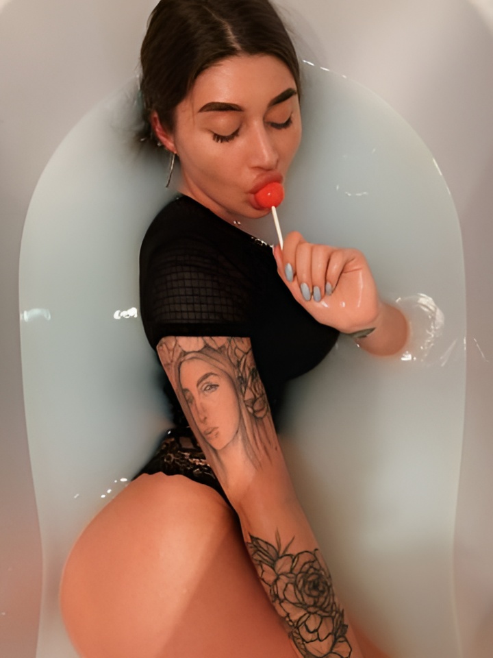 Зиглинда привлекальеная девушка из  цена от 10000 руб