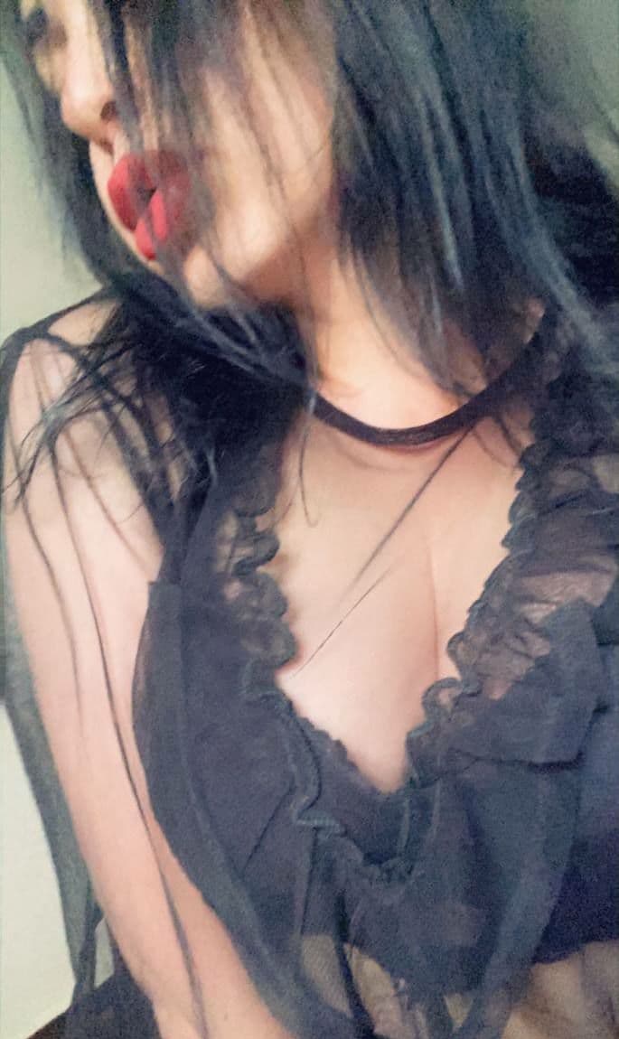 Регина привлекальеная девушка из  цена от 3000 руб