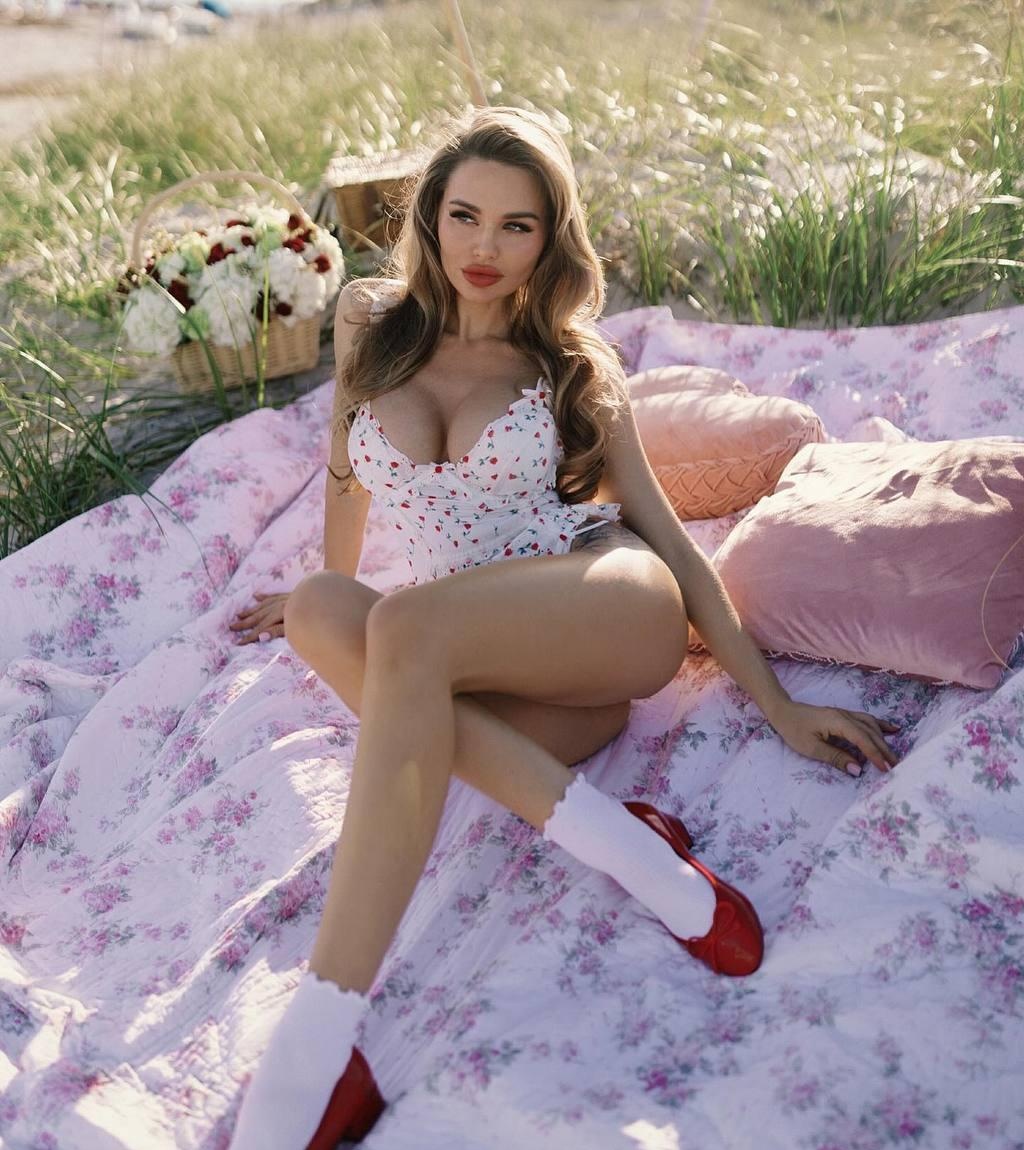 Лорочка привлекальеная девушка из  цена от 6000 руб