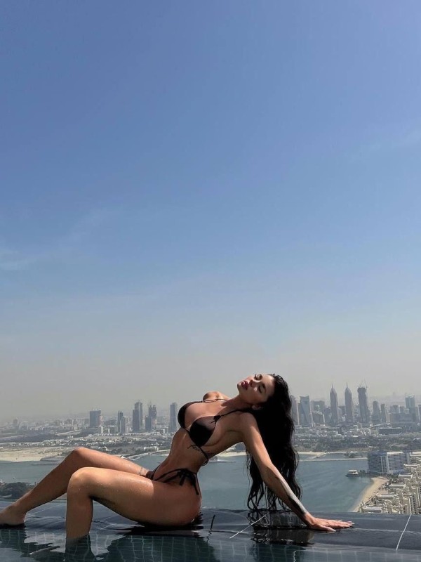 Мэри привлекательная девушка из  цена от 4500 руб